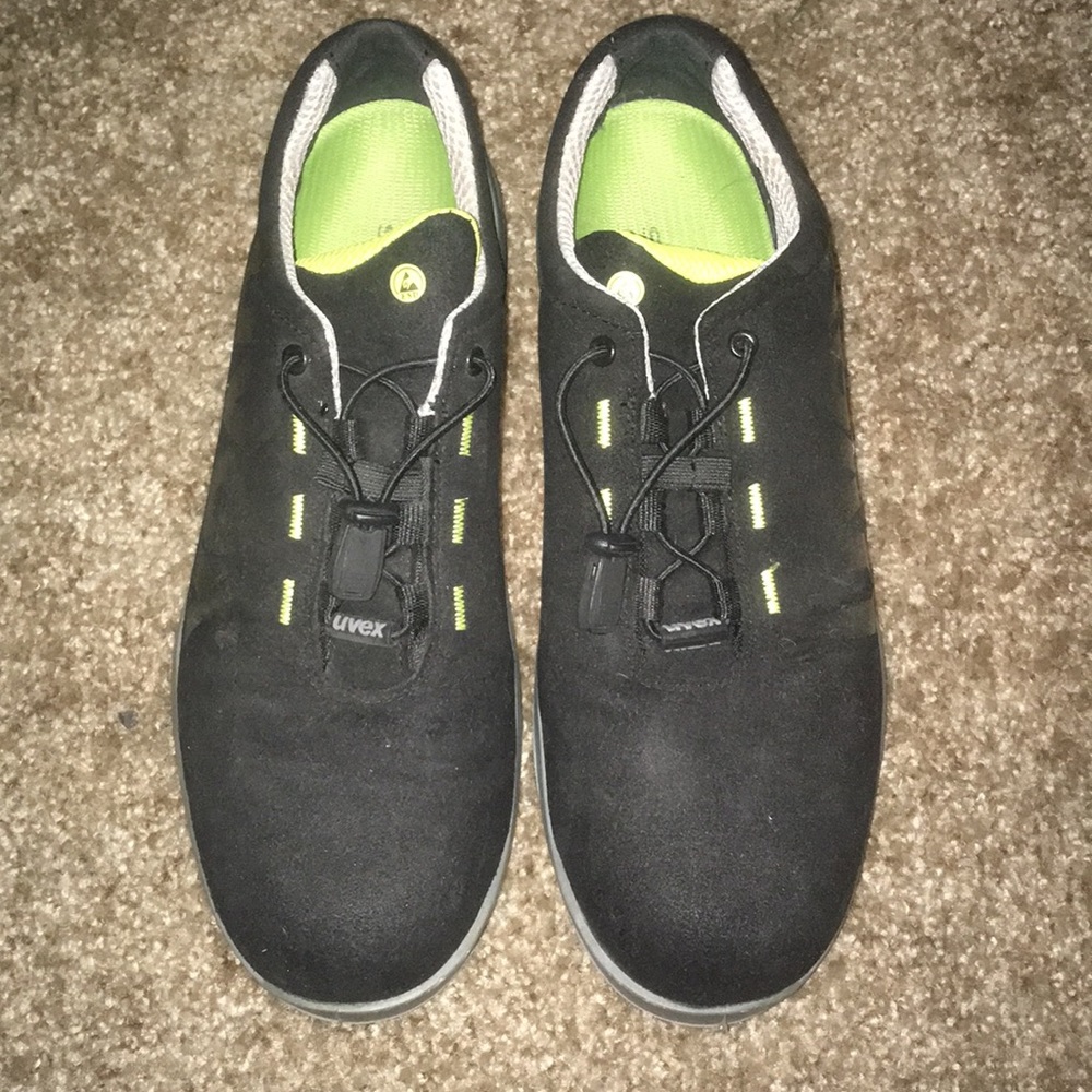 Men’s steal two work shoes